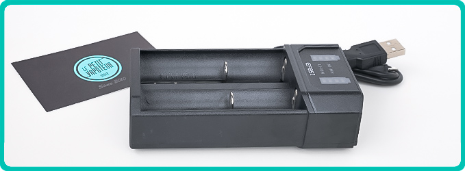 Contenu du Chargeur Mega USB Efest
